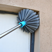 Extendable brush handle close-up